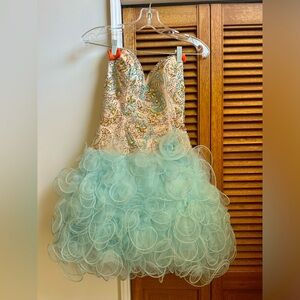 Mac Duggal Size 4 nude sequin blue tutu mini dress